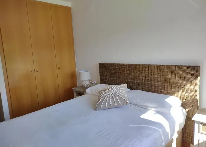 Encantador Apartamento Familiar 4 Px Con Terraza, Parking Y Wi-Fi En Llanca