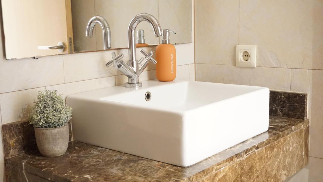 Encantador Familiar 4 Px Con Terraza, Parking Y Wi-fi En Appartement