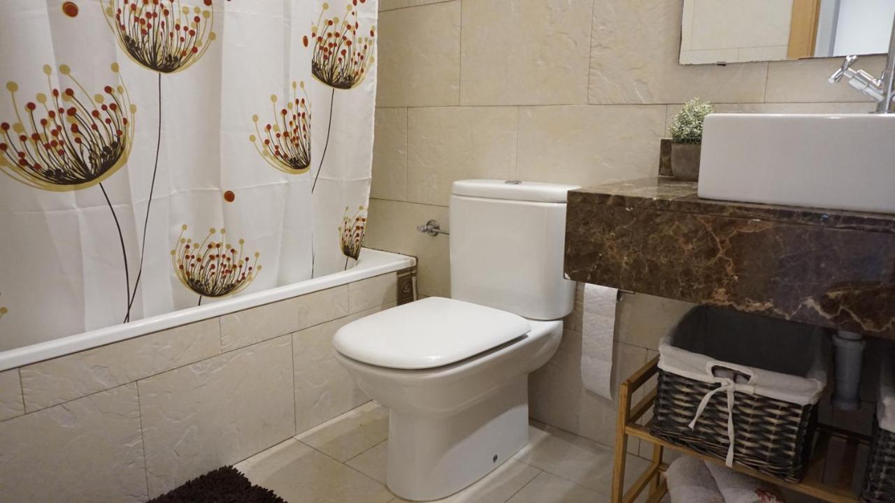 Encantador Familiar 4 Px Con Terraza, Parking Y Wi-fi En Apartment *